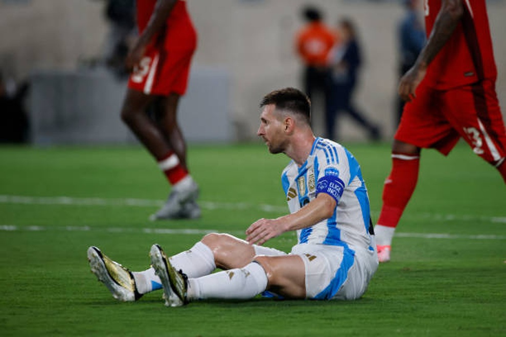 HLV Uruguay chỉ trích ban tổ chức Copa America không chuyên nghiệp - 2 HLV Uruguay chỉ trích ban tổ chức Copa America không chuyên nghiệp - 2