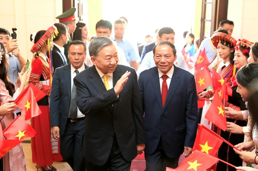 Tổng Bí thư Tô Lâm trao Huân chương Lao động hạng Nhất cho Bộ Văn hoá - 1 Tổng Bí thư Tô Lâm trao Huân chương Lao động hạng Nhất cho Bộ Văn hoá - 1