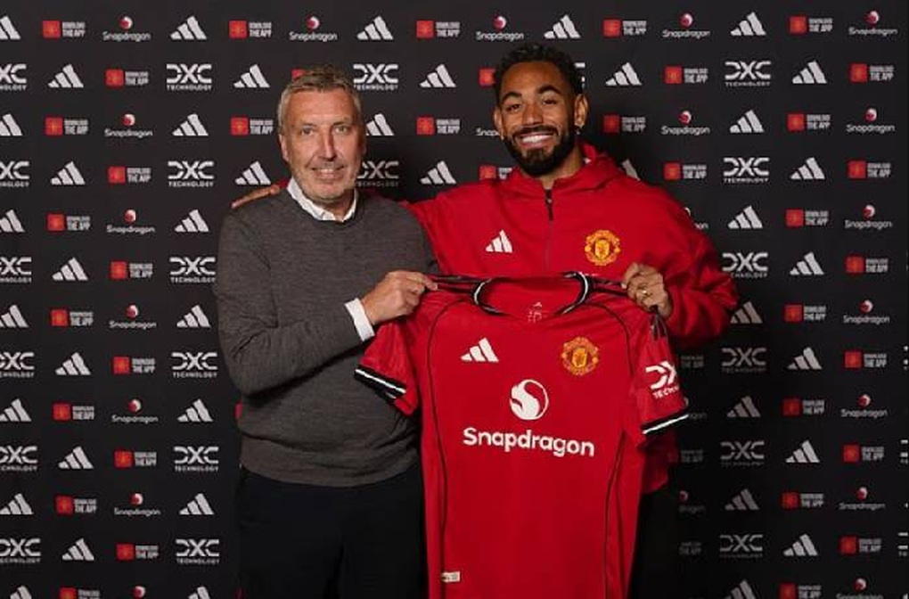 แมนยูฯ ประกาศ “บิ๊กแมตช์” ลูกแรก: เสริมแกร่งแนวรุก - 2 Man Utd công bố “bom tấn” đầu tiên: Cú hích lớn cho hàng công - 2