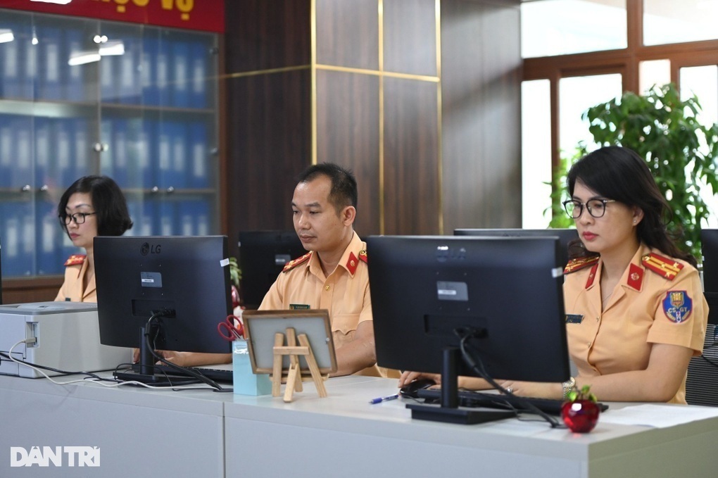 Đấu giá biển số xe mang về 5.200 tỷ đồng cho ngân sách nhà nước - 1 Đấu giá biển số xe mang về 5.200 tỷ đồng cho ngân sách nhà nước - 1