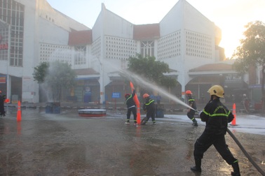 Giả định một đám cháy lớn tại chợ trung tâm TP Đông Hà