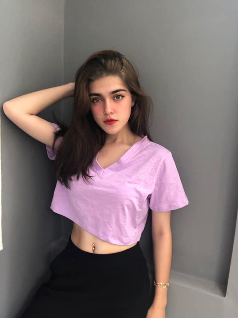 Nữ sinh Việt lai Tây tư vấn cách mặc áo 2 dây, crop top - 4 Nữ sinh Việt lai Tây tư vấn cách mặc áo 2 dây, crop top - 4
