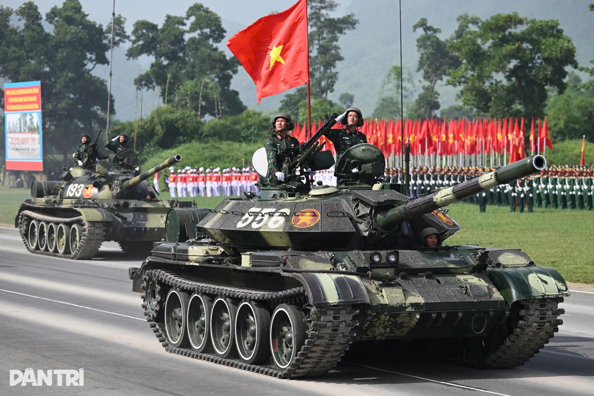 Mãn nhãn với xe tăng, tên lửa hợp luyện chuẩn bị cho diễu binh đại lễ 2/9 - 8