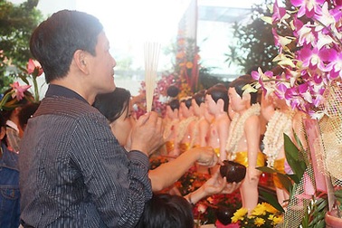 Lễ Phật đản - Đại lễ hòa bình, chúng sinh an lạc