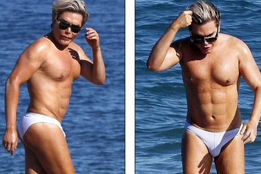 "Búp bê Ken" Rodrigo Alves khoe thân hình 6 múi