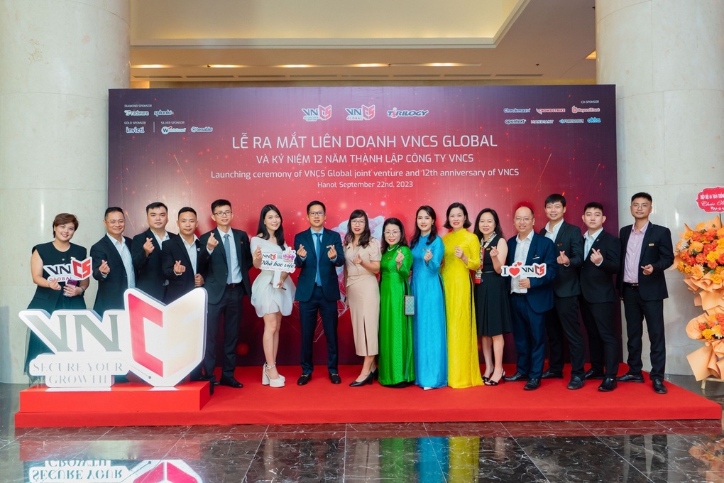 VNCS: Kỷ niệm 12 năm thành lập và ra mắt liên doanh toàn cầu - 3 VNCS: Kỷ niệm 12 năm thành lập và ra mắt liên doanh toàn cầu - 3