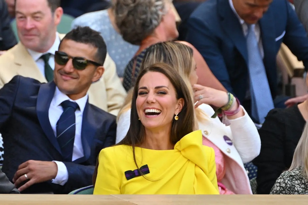 Ánh mắt ngưỡng mộ của Tom Cruise dành cho công nương Kate Middleton - 3 Ánh mắt ngưỡng mộ của Tom Cruise dành cho công nương Kate Middleton - 3