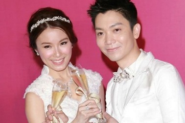 Thêm một người đẹp Hồng Kông kết hôn với đại gia 