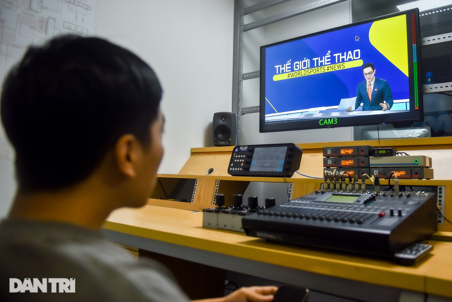Một ngày chạy show từ 4h30 sáng của diễn viên Chí Nhân - 9 Một ngày chạy show từ 4h30 sáng của diễn viên Chí Nhân - 9