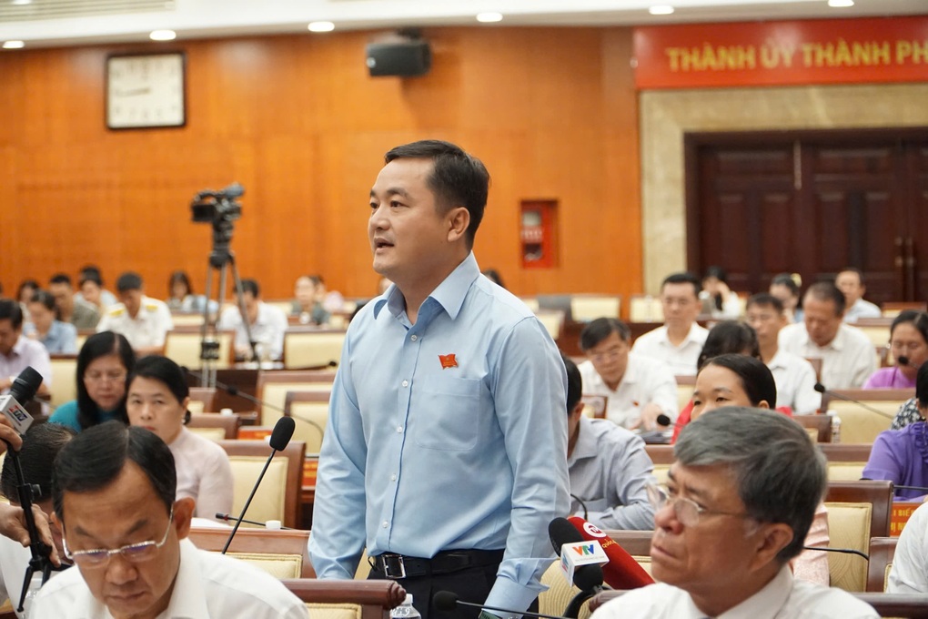Tranh luận việc thử nghiệm máy bay không người lái, xe tự hành tại TPHCM - 2 Tranh luận việc thử nghiệm máy bay không người lái, xe tự hành tại TPHCM - 2