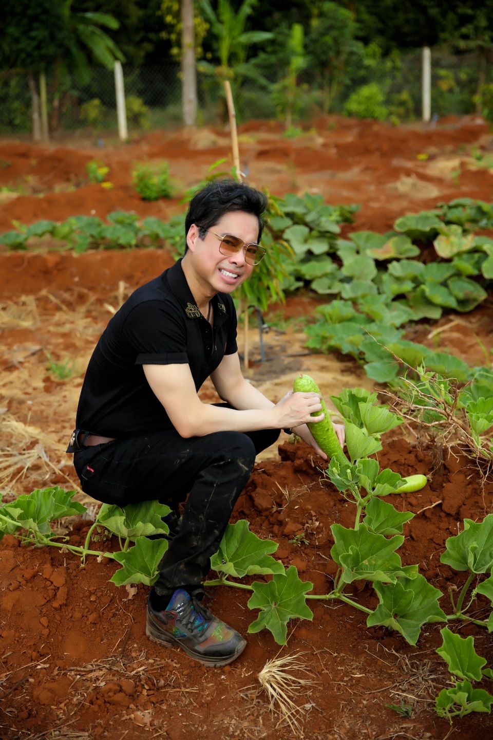 Ngọc Sơn làm nông dân chính hiệu trong khu vườn 2 hecta lần đầu tiết lộ - 12 Ngọc Sơn làm nông dân chính hiệu trong khu vườn 2 hecta lần đầu tiết lộ - 12