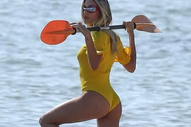 Vợ chồng Justin Bieber nghỉ lễ Tạ Ơn bên nhau