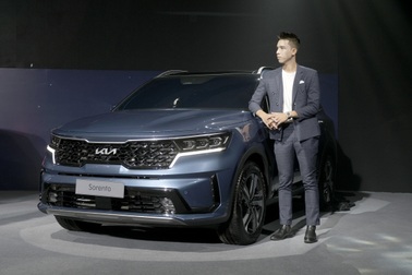 Kia Sorento bản "ăn xăng như ngửi" trưng bày tại Việt Nam, chờ giá bán