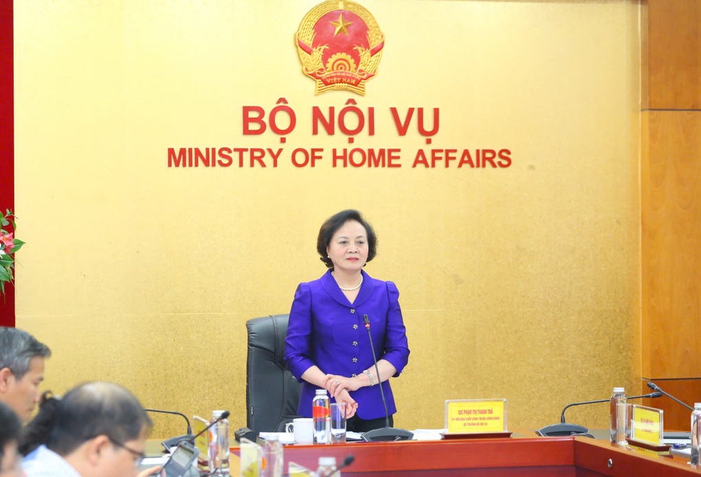 Báo cáo Bộ Chính trị nội dung cơ bản sau khi vận hành chính quyền mới - 3 Báo cáo Bộ Chính trị nội dung cơ bản sau khi vận hành chính quyền mới - 3