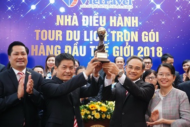 Hành trình rước cúp du lịch thế giới “World Travel Awards”