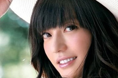 “Én nhỏ” Triệu Vy xinh tươi đón hè