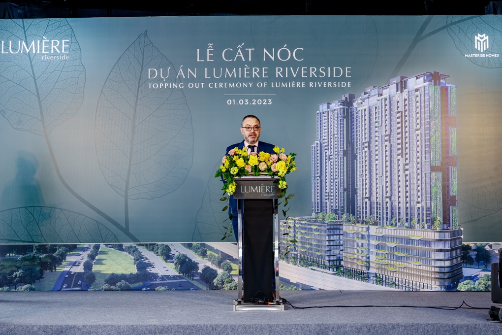 Masterise Homes cất nóc dự án LUMIÈRE Riverside - 3 Masterise Homes cất nóc dự án LUMIÈRE Riverside - 3
