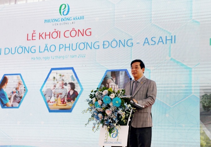 Ông Lương Ngọc Khuê, Cục trưởng Cục khám chữa bệnh Bộ Y tế đã chúc mừng dấu ấn mới trên hành trình phát triển của Tổ hợp Y tế Phương Đông và Viện dưỡng lão Phương Đông Asahi.