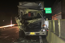 Phụ xe đông lạnh mắc kẹt trong cabin, tử vong tại chỗ