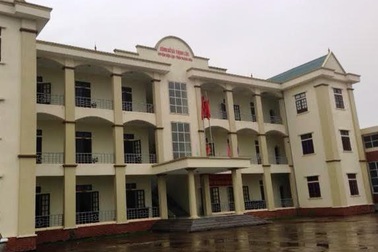 Chi ngoài sổ sách hơn nửa tỷ đồng, lãnh đạo xã chỉ bị... khiển trách