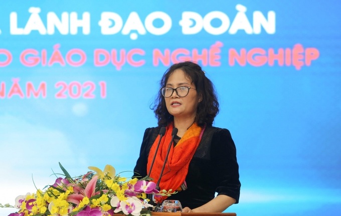 Phó Tổng cục trưởng Tổng cục GDNN, Trưởng Ban tổ chức Hội giảng báo cáo về công tác chuẩn bị Hội giảng