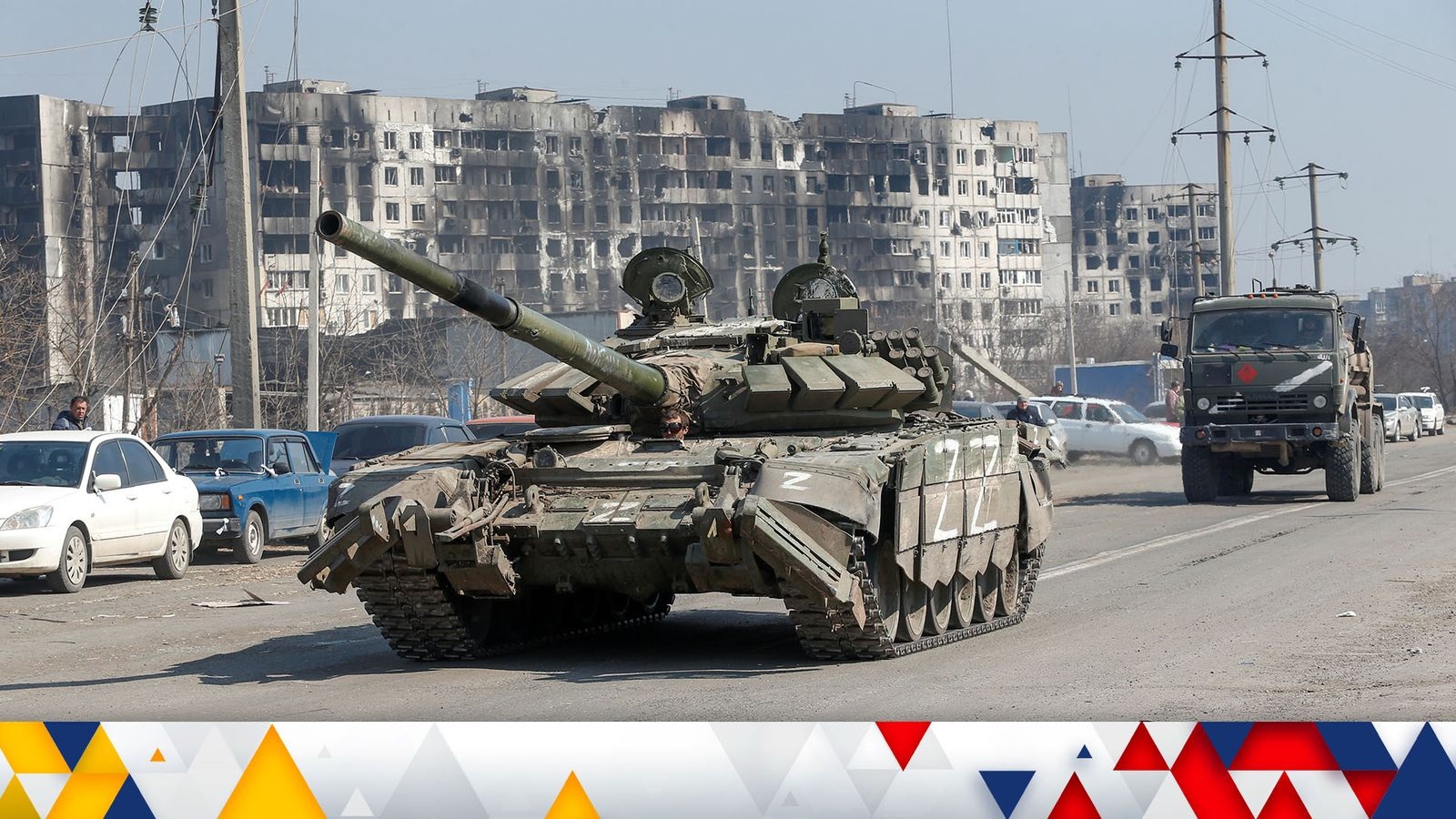 Xe tăng Nga ở Mariupol, Ukraine (Ảnh minh họa: Skynews).