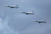 Máy bay ném bom Nga cất cánh, báo động không kích vang khắp Ukraine