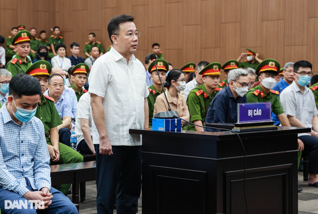 71 cán bộ, giáo viên ở Hà Nội xin giảm án cho ông Chử Xuân Dũng - 1 71 cán bộ, giáo viên ở Hà Nội xin giảm án cho ông Chử Xuân Dũng - 1