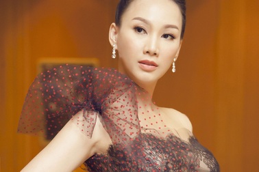 Hoa hậu Paris Vũ khoe vai trần gợi cảm tại Nhật Bản