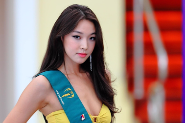 Nhan sắc chuẩn Hàn và những điểm thú vị về tân Hoa hậu Trái đất