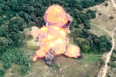 Ukraine phóng đạn chùm phá hủy 2 tổ hợp pháo "bão lửa" của Nga