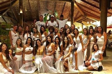 Neymar đón năm mới 2019 tưng bừng bên dàn mỹ nhân