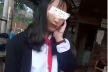 Nữ sinh lớp 8 bị đánh hội đồng đến thủng màng nhĩ