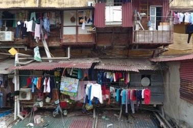 Người dân chung cư cũ Hà Nội sống ở đâu trong thời gian nhà được cải tạo?