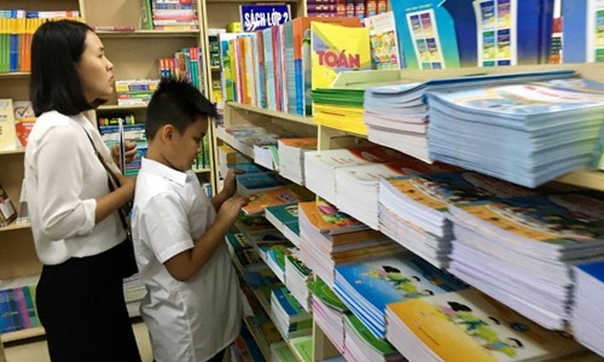Sách giáo khoa theo chương trình giáo dục phổ thông mới đa dạng với nhiều bộ sách khác nhau.