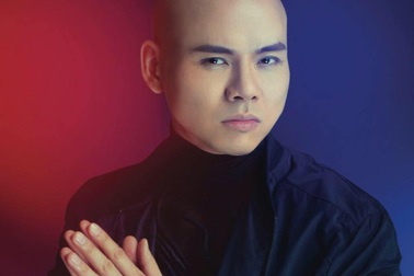 Phan Đình Tùng phải huỷ show ở Mỹ, bay về gặp cha lần cuối