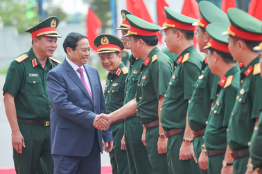 Thủ tướng yêu cầu doanh nghiệp quân đội "kết hợp kinh tế với quốc phòng"