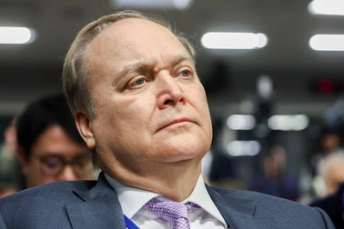 Mỹ, Anh tung đòn trừng phạt mới lên kim loại Nga, Moscow lên tiếng