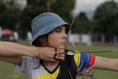 Nhan sắc "vạn người mê" của nữ cung thủ đến từ Nam Mỹ