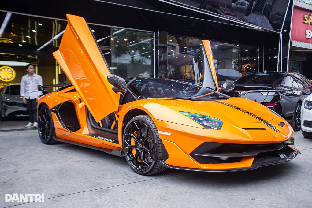 Mua lại siêu xe Lamborghini, đại gia Hà Nội lỗ hơn 5 tỷ đồng sau 5.000km - 4 Mua lại siêu xe Lamborghini, đại gia Hà Nội lỗ hơn 5 tỷ đồng sau 5.000km - 4