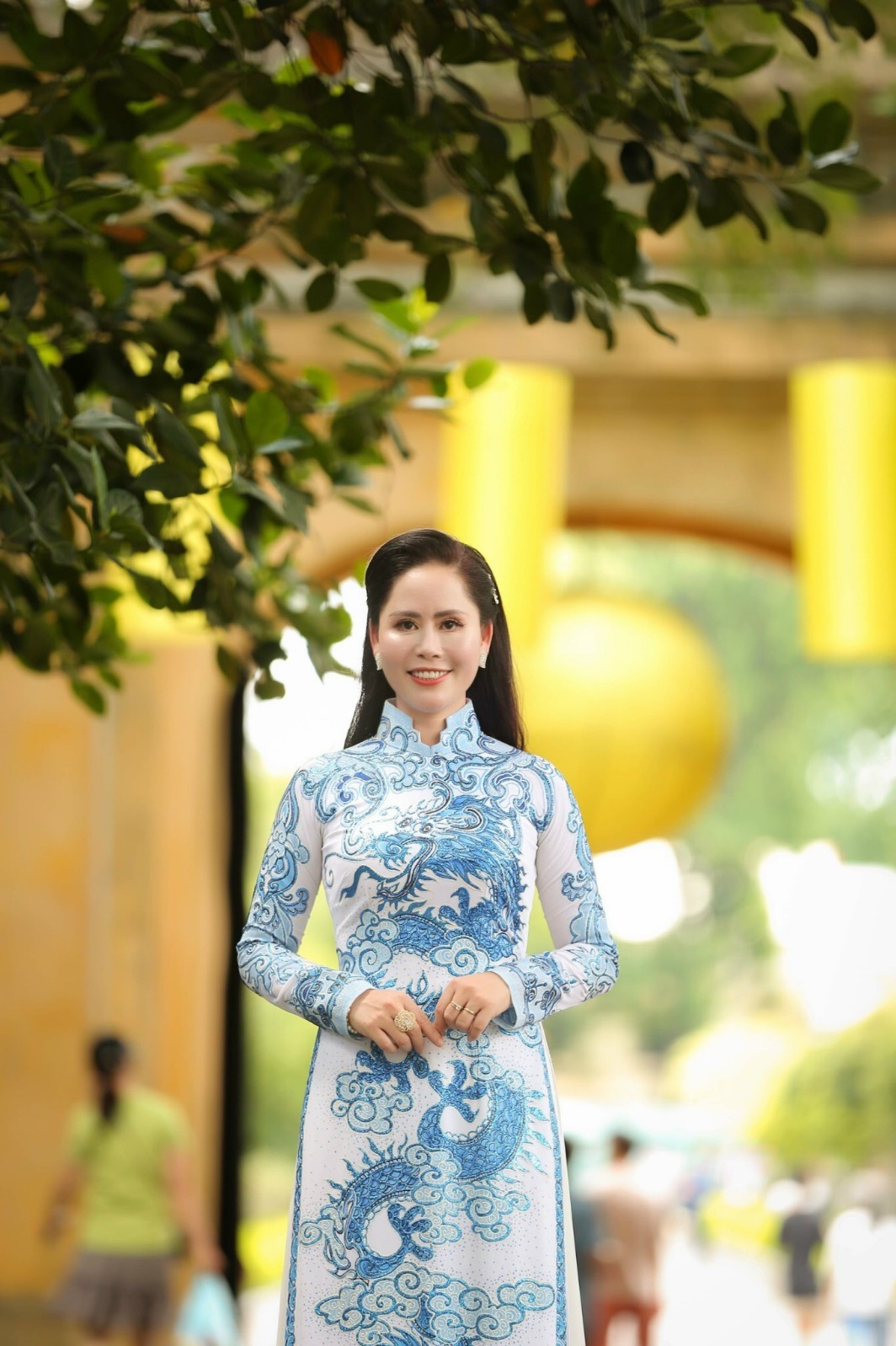 Hải Lý mặc áo dài biểu tượng mẹ Suốt trong chung kết Hoa hậu Áo dài Việt Nam - 4 Hải Lý mặc áo dài biểu tượng mẹ Suốt trong chung kết Hoa hậu Áo dài Việt Nam - 4