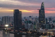 Sau 10 năm "trùm mền", tòa cao ốc nằm trên đất vàng TPHCM thi công trở lại