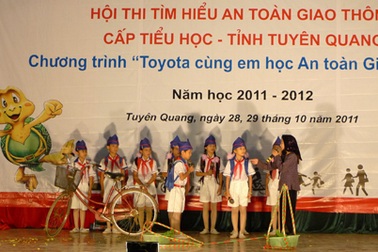 Hội thi tìm hiểu ATGT cấp tiểu học năm học 2011-2012