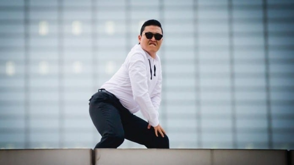 Cha đẻ của Gangnam Style: Gã tâm thần khác biệt sở hữu MV 5,6 tỷ view - 2