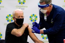 Mỹ thừa vắc xin Covid-19, nhiều lãnh đạo thế giới đề nghị giúp đỡ