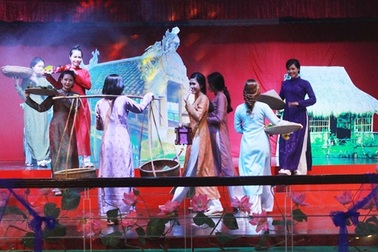 Ra mắt show diễn Áo dài Huế hàng đêm tại cố đô cho du khách