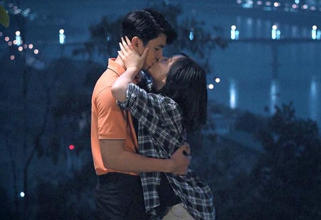 Làm trai bao nóng nhất màn ảnh Việt, Bình An phải xin phép nóc nhà - 4 Làm trai bao nóng nhất màn ảnh Việt, Bình An phải xin phép nóc nhà - 4