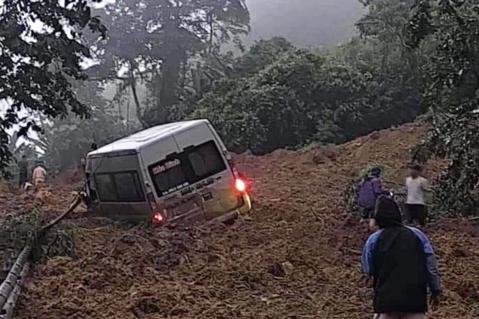 Nạn nhân vụ sạt lở ở Hà Giang: Tôi thò đầu lên, lấy tay cào đất để thở - 2