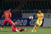 Phan Văn Đức tỏa sáng trong ngày HLV Park Hang Seo dự khán