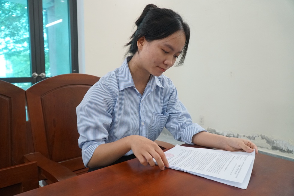 Cán bộ thôn hoàn trả tiền hỗ trợ, tiếp tục nhận việc vác tù và - 1